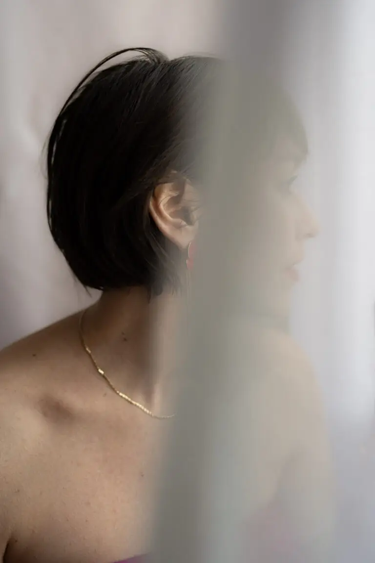 seance-photo-individuelle-femme-lille-studio-intérieur-autoportrait