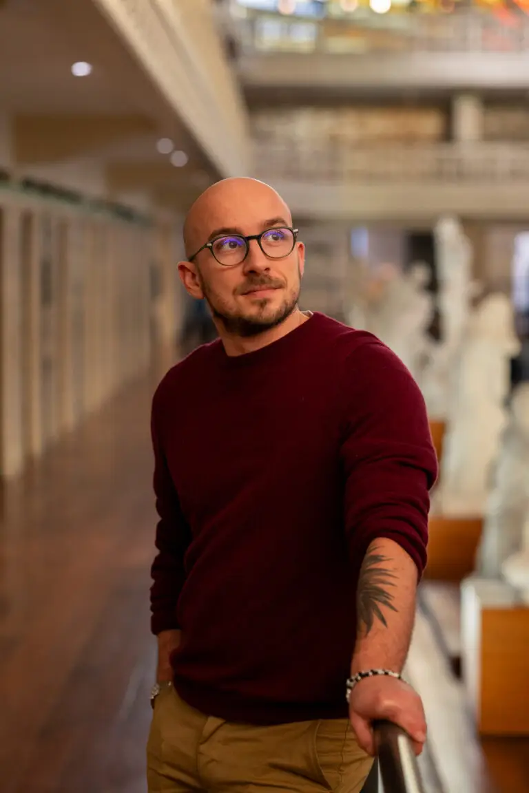seance-photo-séance solo-homme-musée-studio-aurae