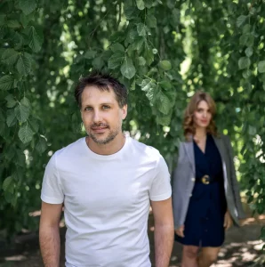 seance-engagement-mariage-intime-lille-studio-aurae-documenter-evenement-2